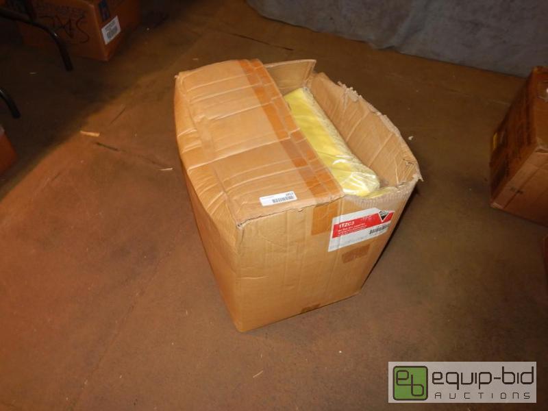 lot 3852 image: Box of Dust Mop Heads