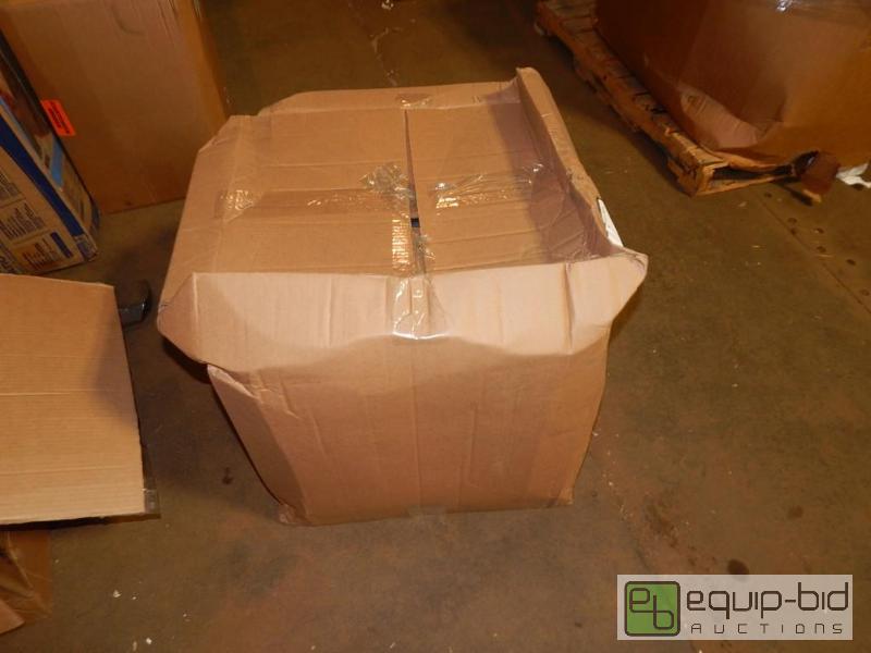 lot 3862 image: Box of Pail liners