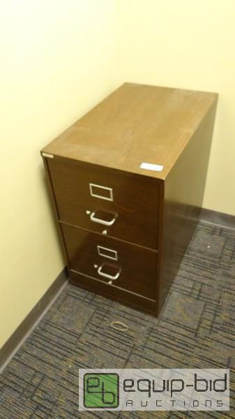lot 409 image: Faux Wood Metal 2 Drawer File Cabinet