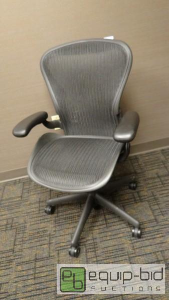 lot 419 image: Herman Miller High End Conference Room Chair (Larger Size)