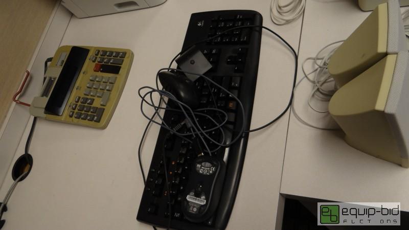 lot 446 image: Large Lot of Office Electronics