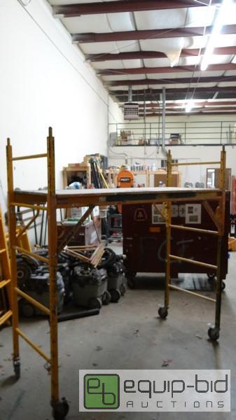 lot 497P image: Perry Mfg. Scaffolding System (1 SetYellow)