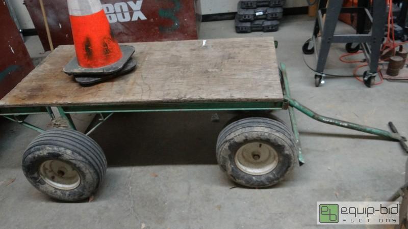 lot 512 image: Heavy Duty Steerable Construction Cart And Traffic Cones