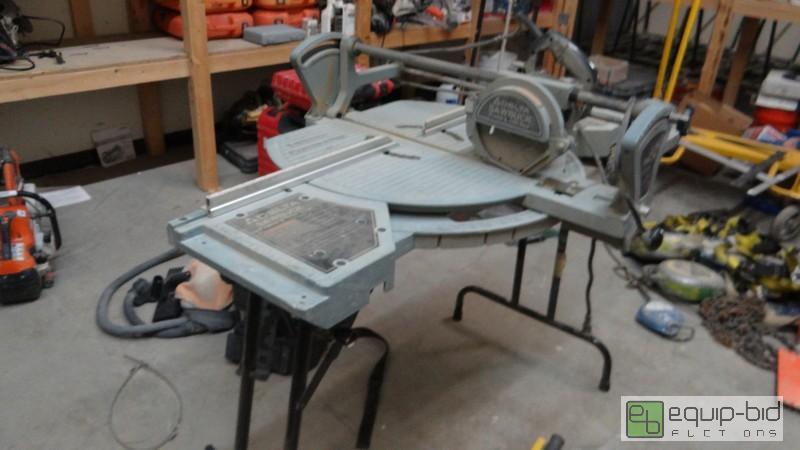 lot 522 image: Delta Sawbuck Frame And Trim Saw
