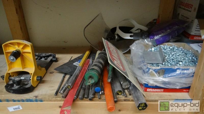 lot 544 image: Contents of Shelf