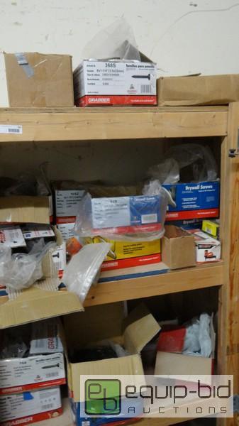 lot 551 image: Contents of Shelf