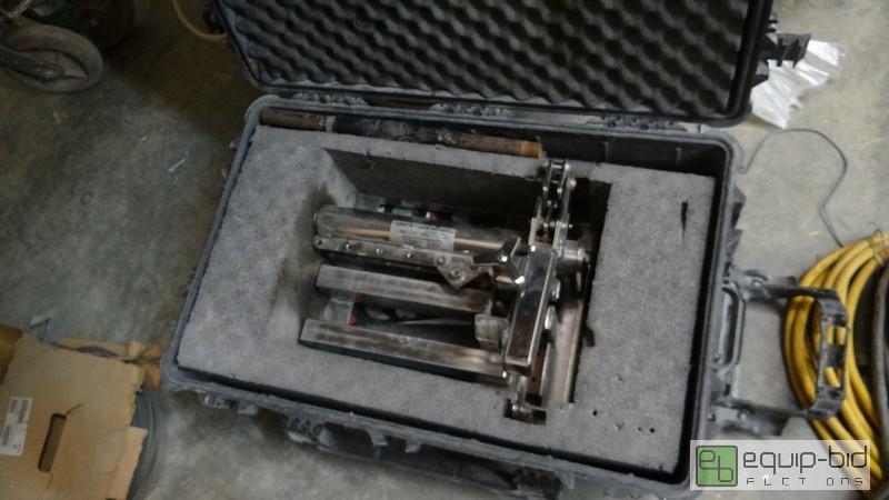 lot 555 image: Radius Track  Bender Custom Framing Tool w Case