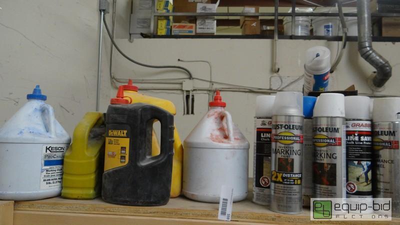 lot 559 image: Contents of Shelf
