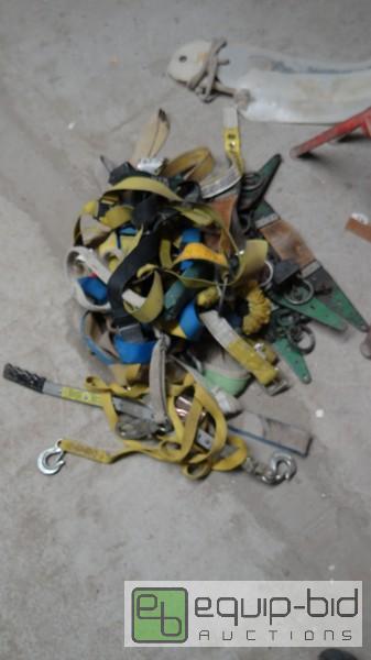 lot 591 image: Lot Of Straps And Safety Supplies