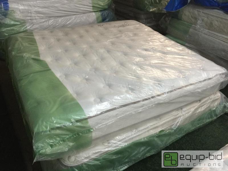 lot 11 image: BEAUTYREST KING MATTRESS FROM SIMMONS HOSPITALITY BEDDING DIVISION