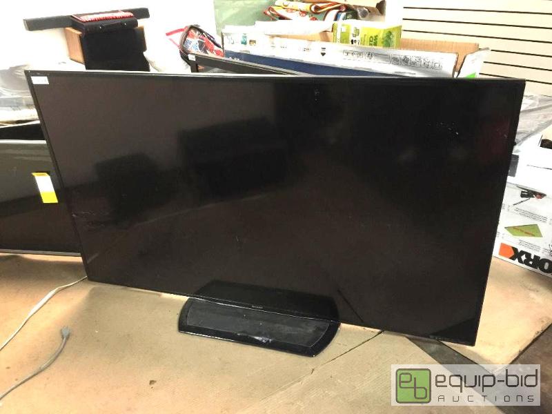 lot 16 image: 2 FLAT SCREEN TVS