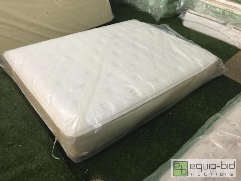 lot 30 image: POSTUREPEDIC MONOGRAM SERIES 600 PLUSH- KING MATTRESS