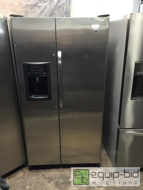 lot 4 image: GE ENERGY STAR 25.3 Cu. Ft. Side-By-Side Refrigerator with Dispenser