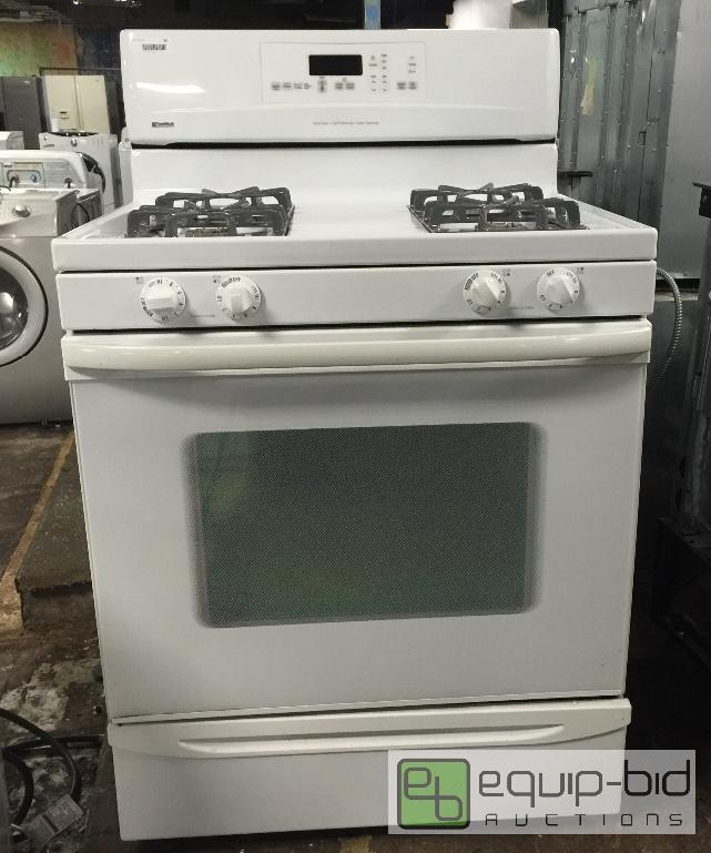 lot 75 image: KENMORE SUPER CAPACITY ULTRA BAKE GAS RANGE -  LOOKS NEAR NEW