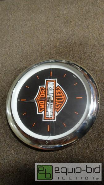 lot 695 image: Harley Davidson Wall Clock