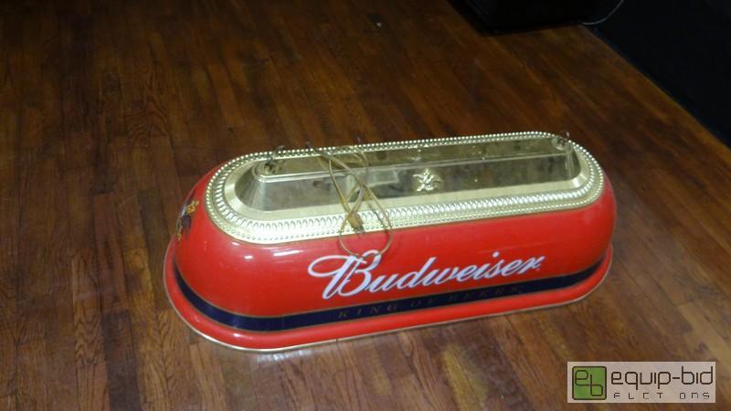 lot 707 image: Budwiser King Of Beers Pool Light
