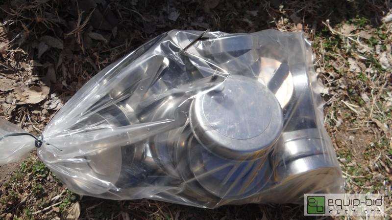 lot 740 image: Lot Of Chaffing Fuel Tops