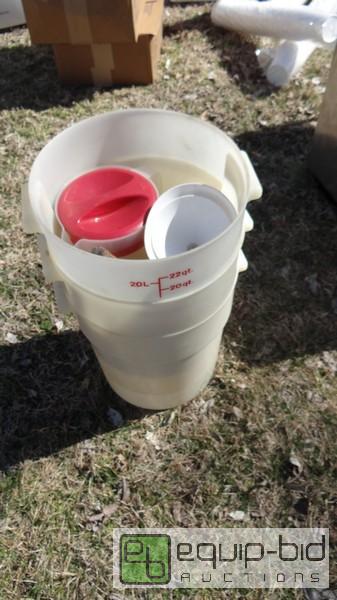lot 750 image: Ingredient Containers With Contents