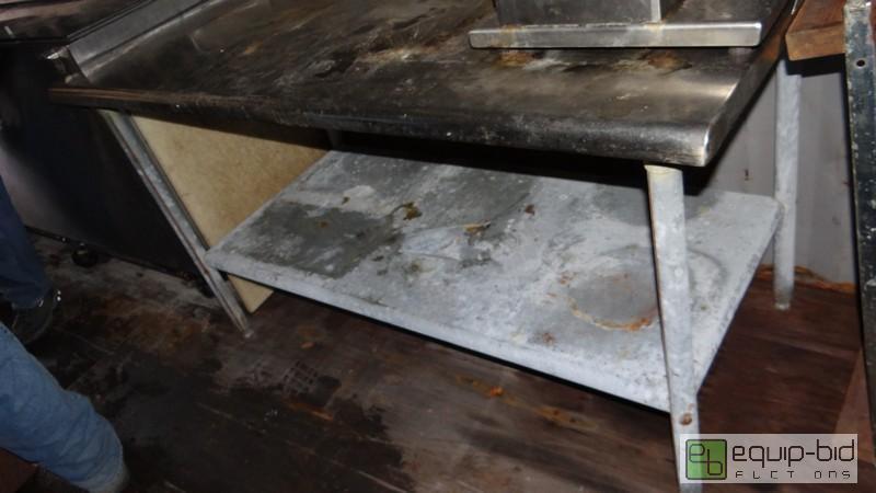 lot 761 image: 60x30 Stainless Table With Shelf Below