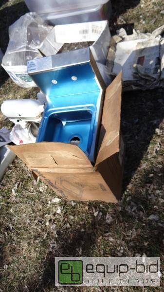lot 763 image: Advance Tabco Hand Sink Set