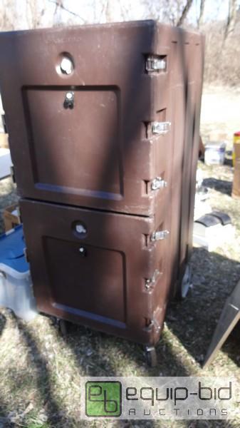 lot 769 image: Cambro Double Catering Container