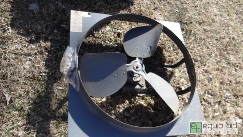 lot 773 image: 30 Whole House Ventalation Fan