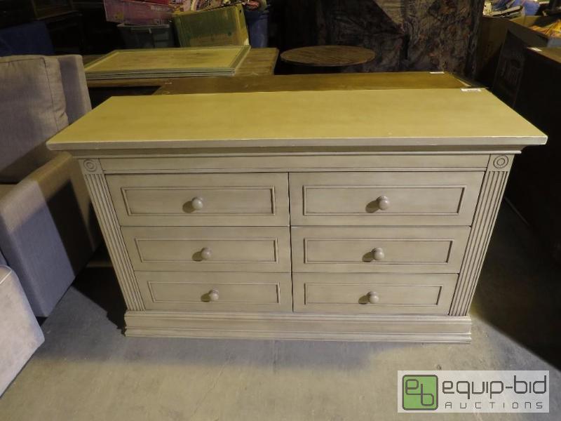 lot 10 image: Bellini Dresser