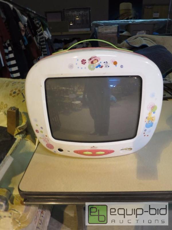 lot 114 image: Kids t.v. strawberry shortcake