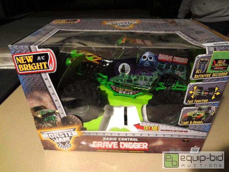 lot 119 image: New Bright RC Grave Digger