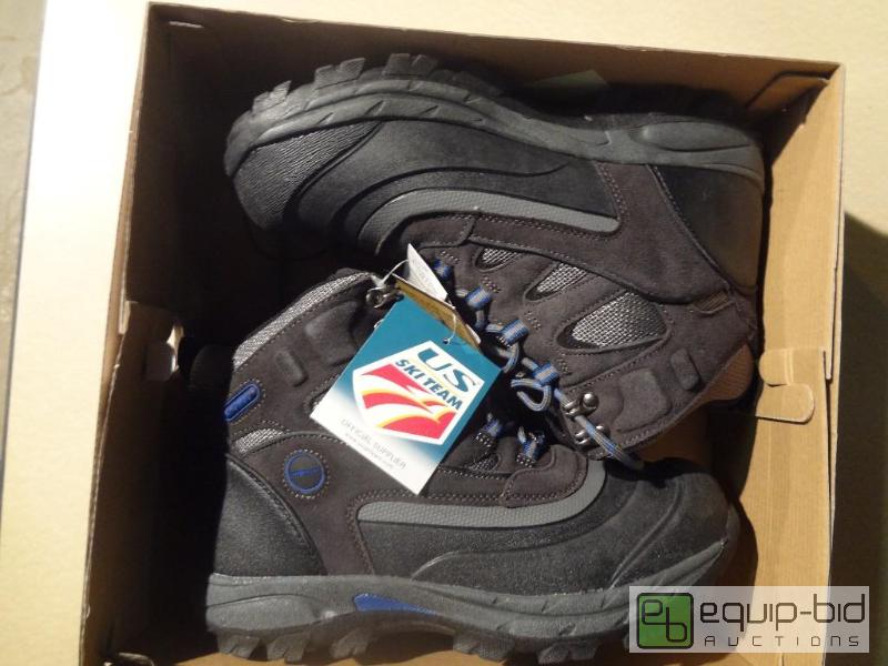 lot 136 image: New Boots