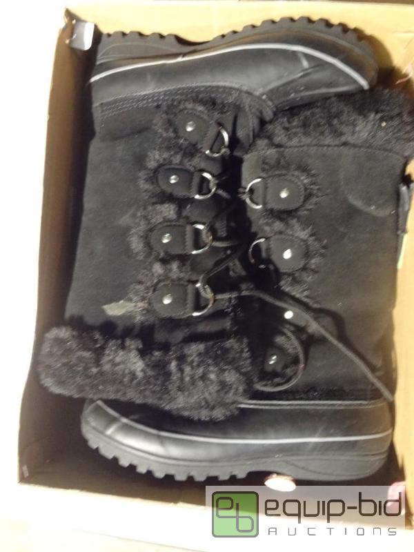 lot 137 image: New boots