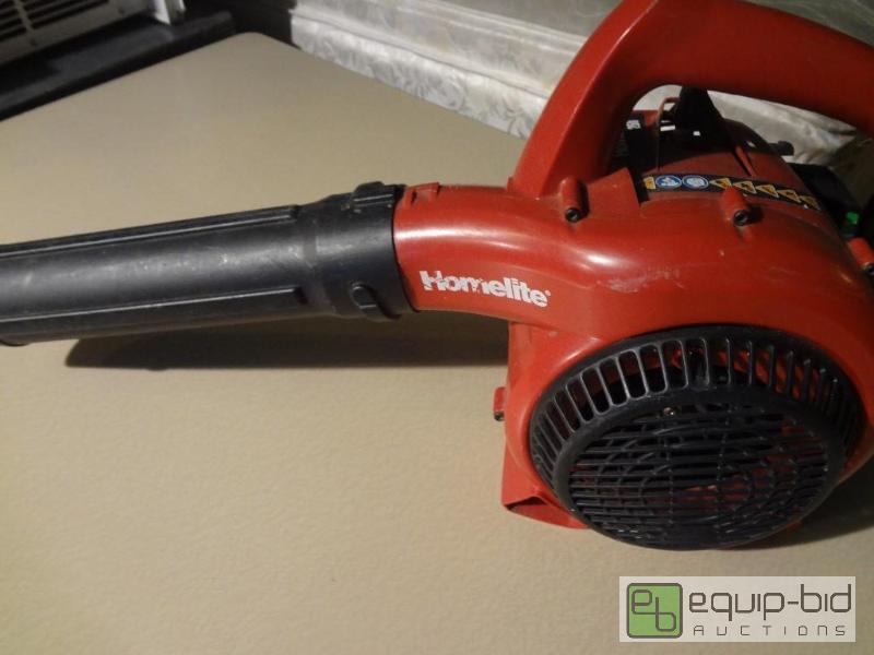 lot 155 image: Gas power leaf blower