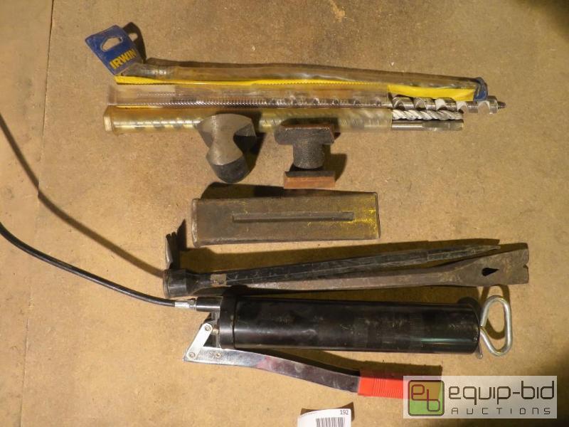 lot 192 image: Large Lot of Tools