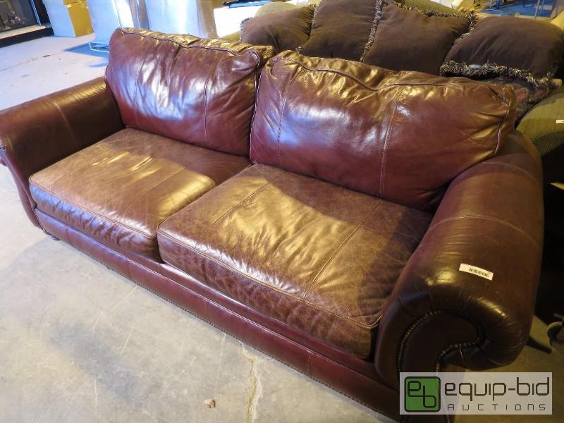 lot 20 image: Broyhill couch