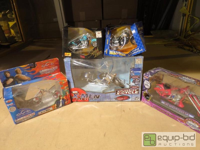 lot 207 image: Toy lot