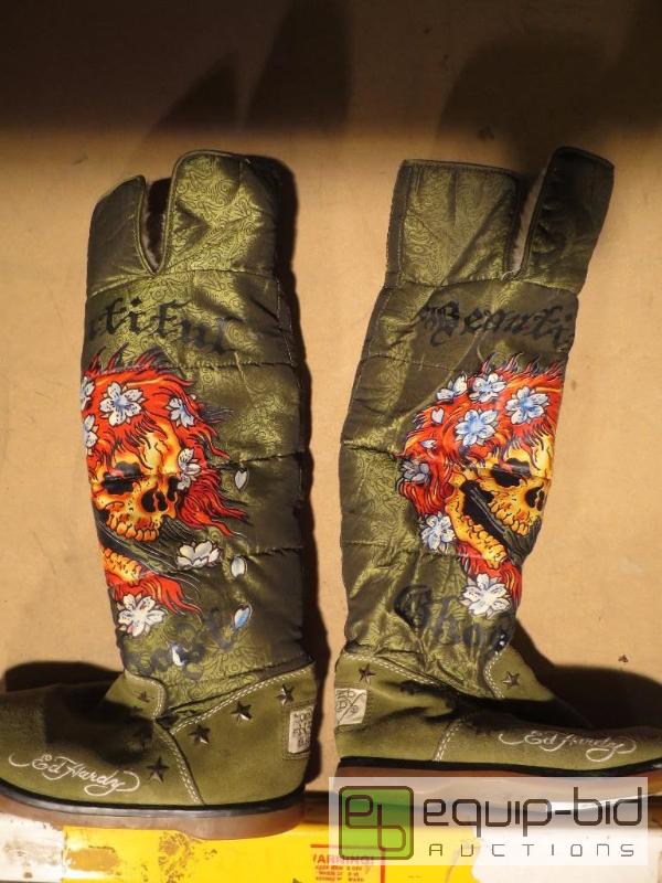 lot 217 image: Ed Hardy Boots