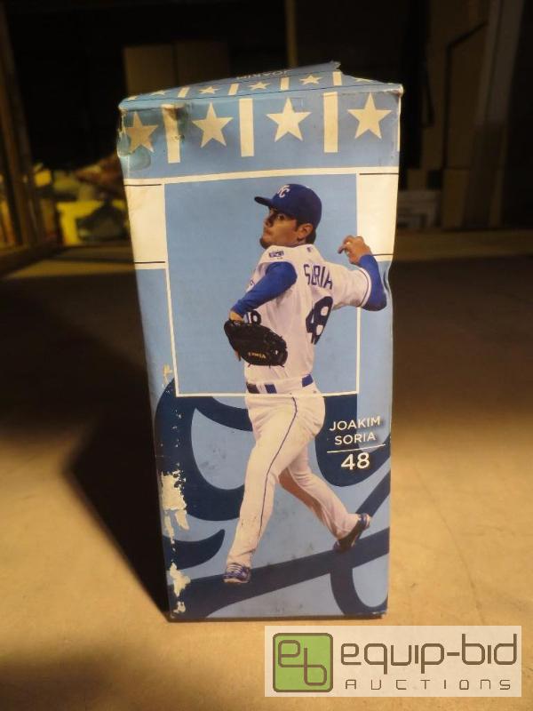 lot 255 image: Royals bobble head