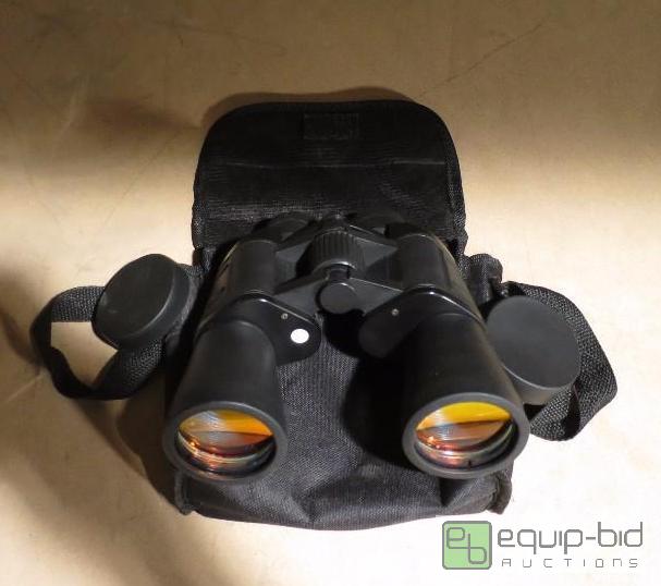 lot 261 image: Pair of Like New Binoculars