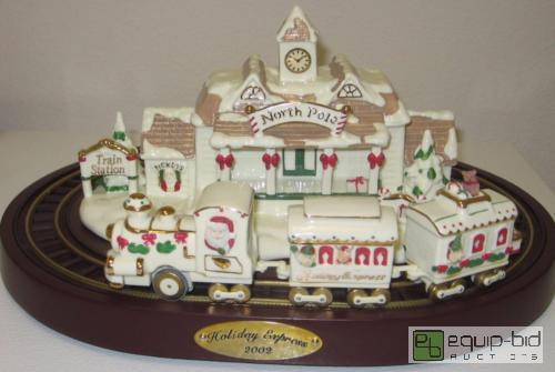 lot 263 image: Avon Porcelain Holiday Express Train