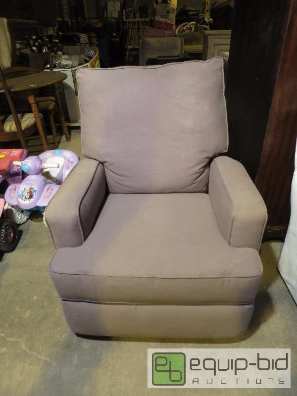 lot 28 image: Rocker chair
