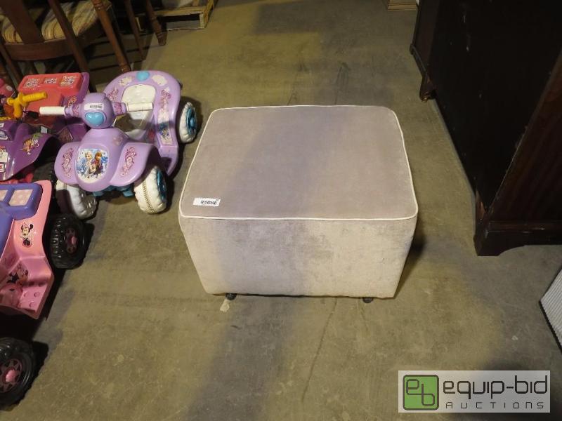 lot 29 image: Micro-Fiber Foot Stool