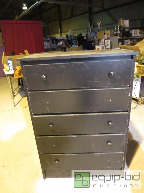 lot 305 image: Dresser