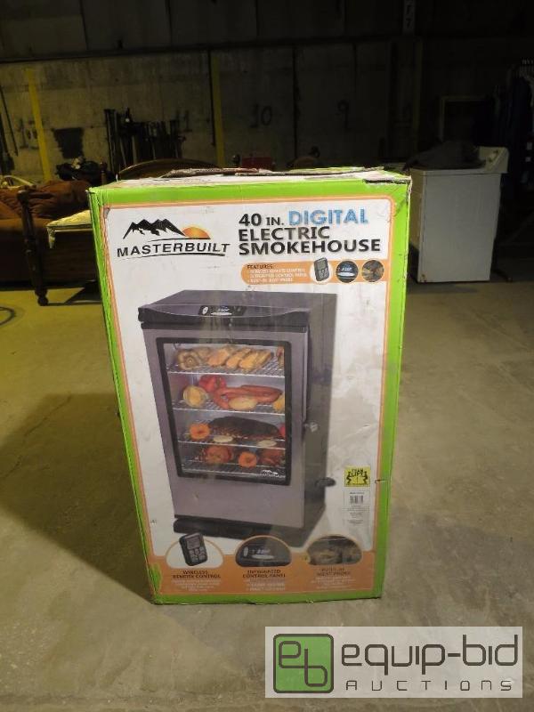 lot 41 image: Master Built Smoker