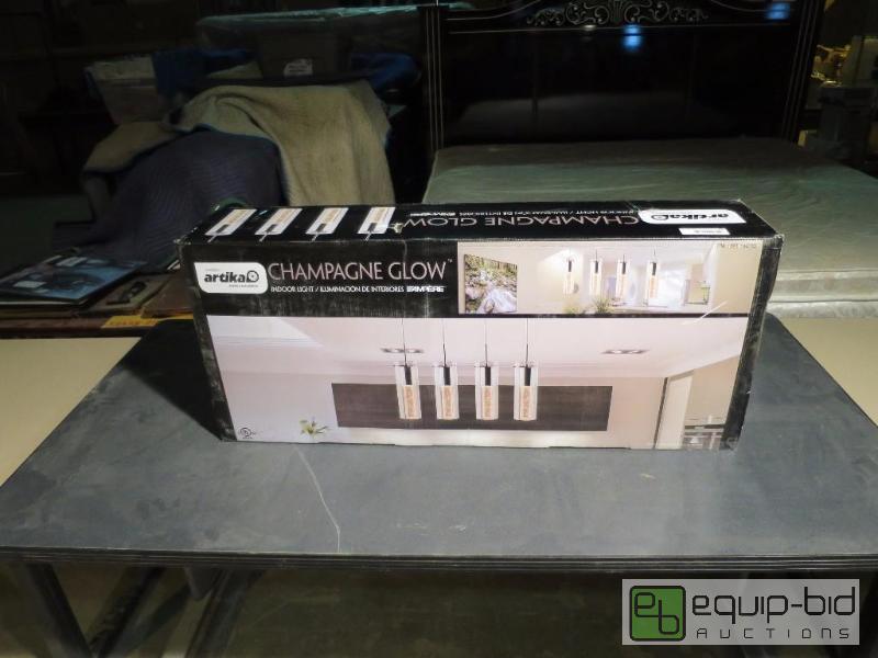 lot 47 image: Lighting