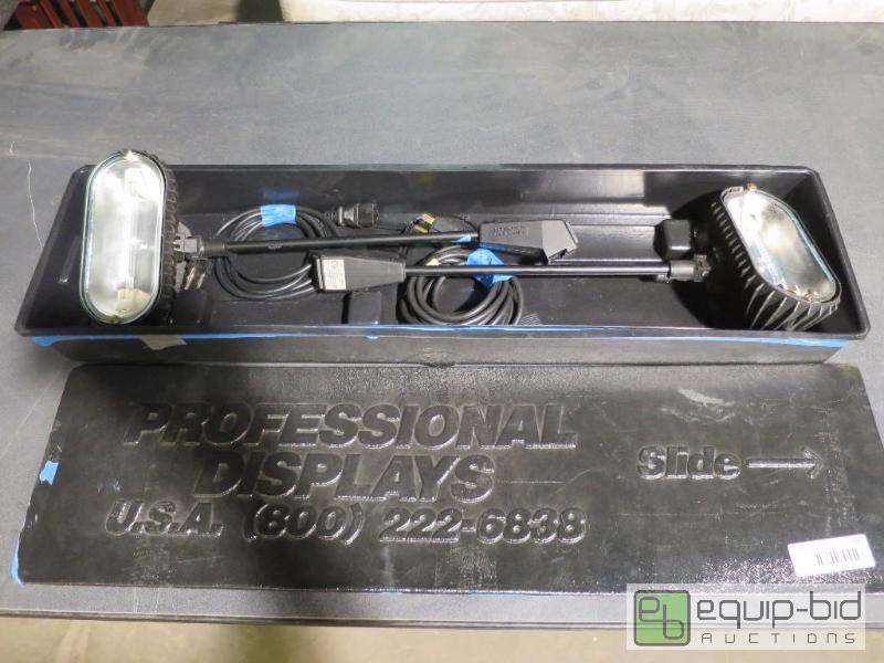 lot 56 image: D J LIGHTING SET