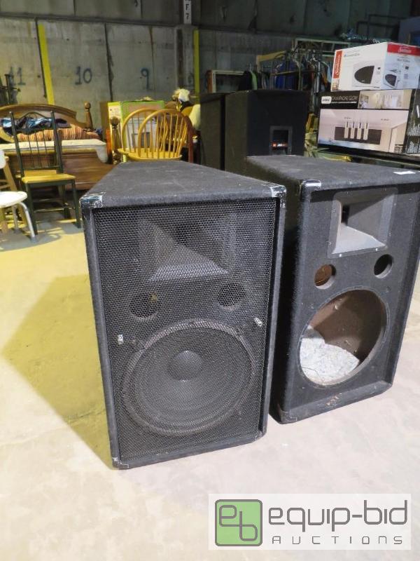 lot 57 image: D J SPEAKERS