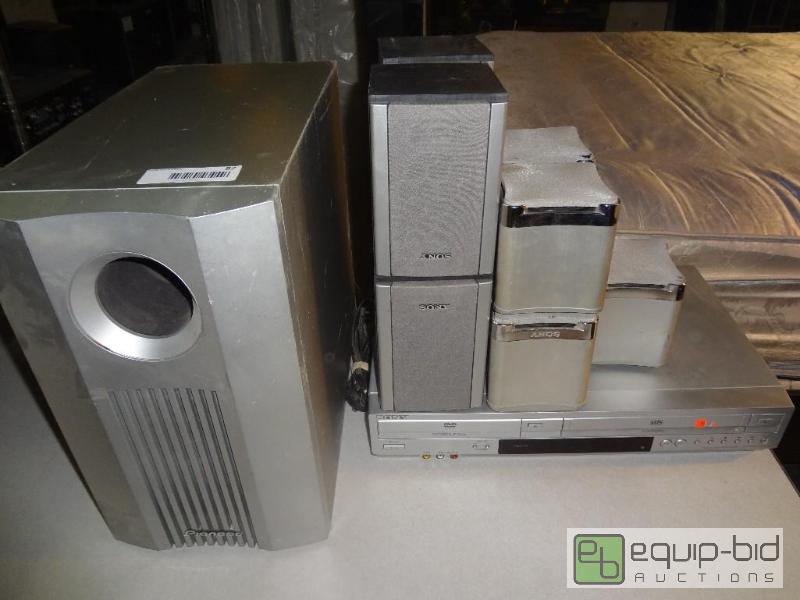 lot 82 image: Speaker lot