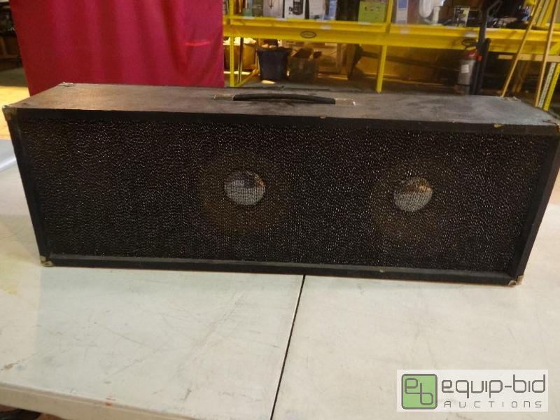 lot 4075 image: Speakers w Carrying Handle