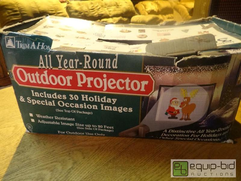 lot 4080 image: All Year Round Outdoor Projector
