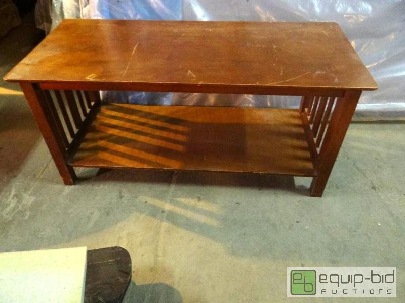 lot 4095 image: Solid Wood Coffee Table
